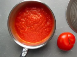 Jak zrobić sos pomidorowy z koncentratu do spaghetti