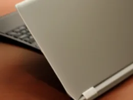 Jak naprawić odwrócony ekran w laptopie