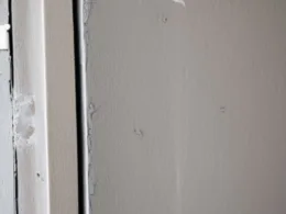 Jak naprawić podrapane drzwi