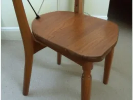 Jak naprawić poluzowane krzesło