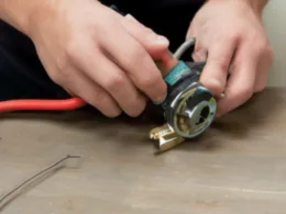 Jak naprawić przecięty kabel