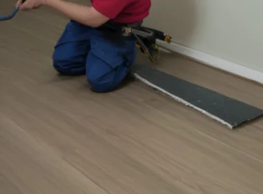 Jak naprawić uszkodzony panel podłogowy