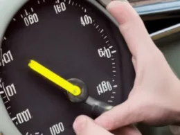 Jak naprawić wskaźnik paliwa