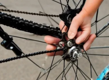 Jak naprawić zerwany łańcuch w rowerze