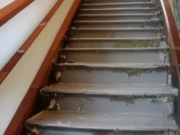 Jak naprawić źle wylane schody