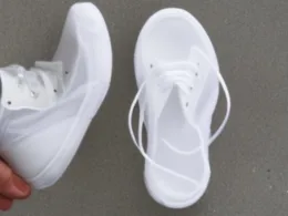 Jak wyczyścić białe buty z siatki