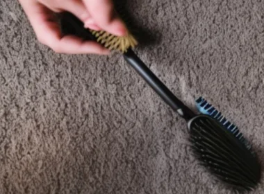 Jak wyczyścić szczotkę do włosów z kurzu