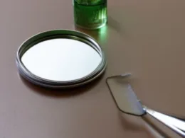 Jak wyczyścić zmatowiałe lustro