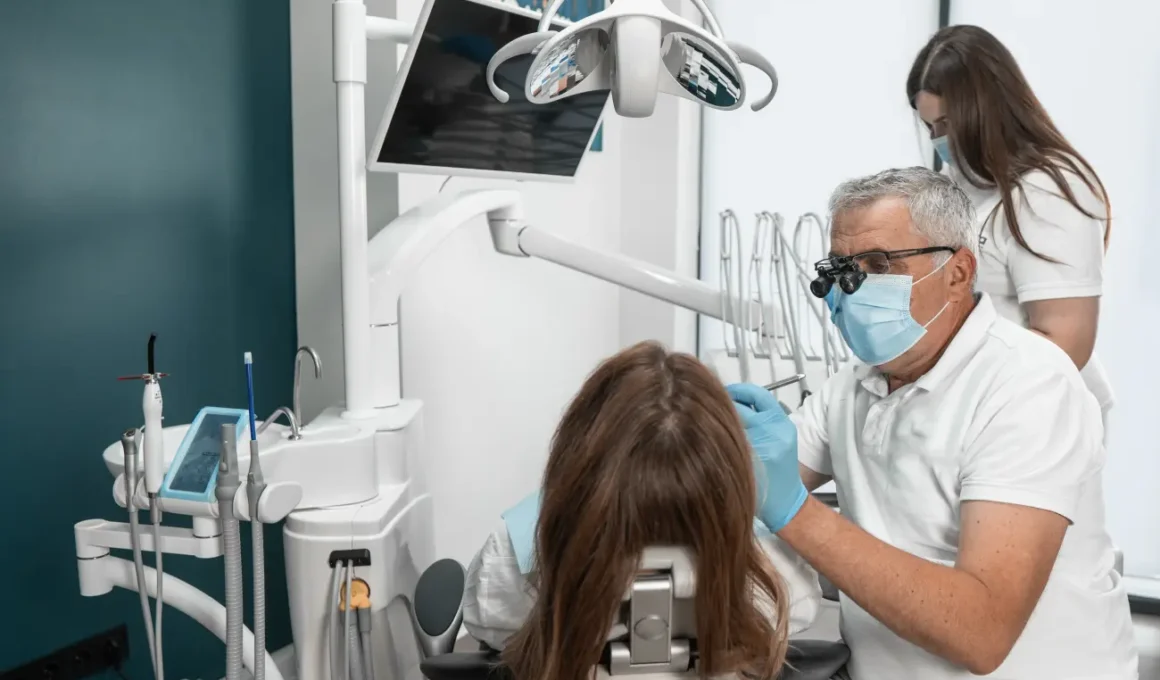 Dentysta Kraków – dlaczego warto wybrać kompleksową opiekę
